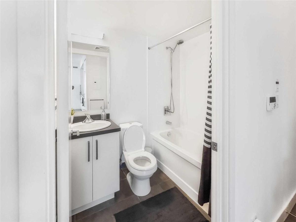Luxury Condo In The Heart Of Toronto - Next To Scotiabank Arena Buitenkant foto