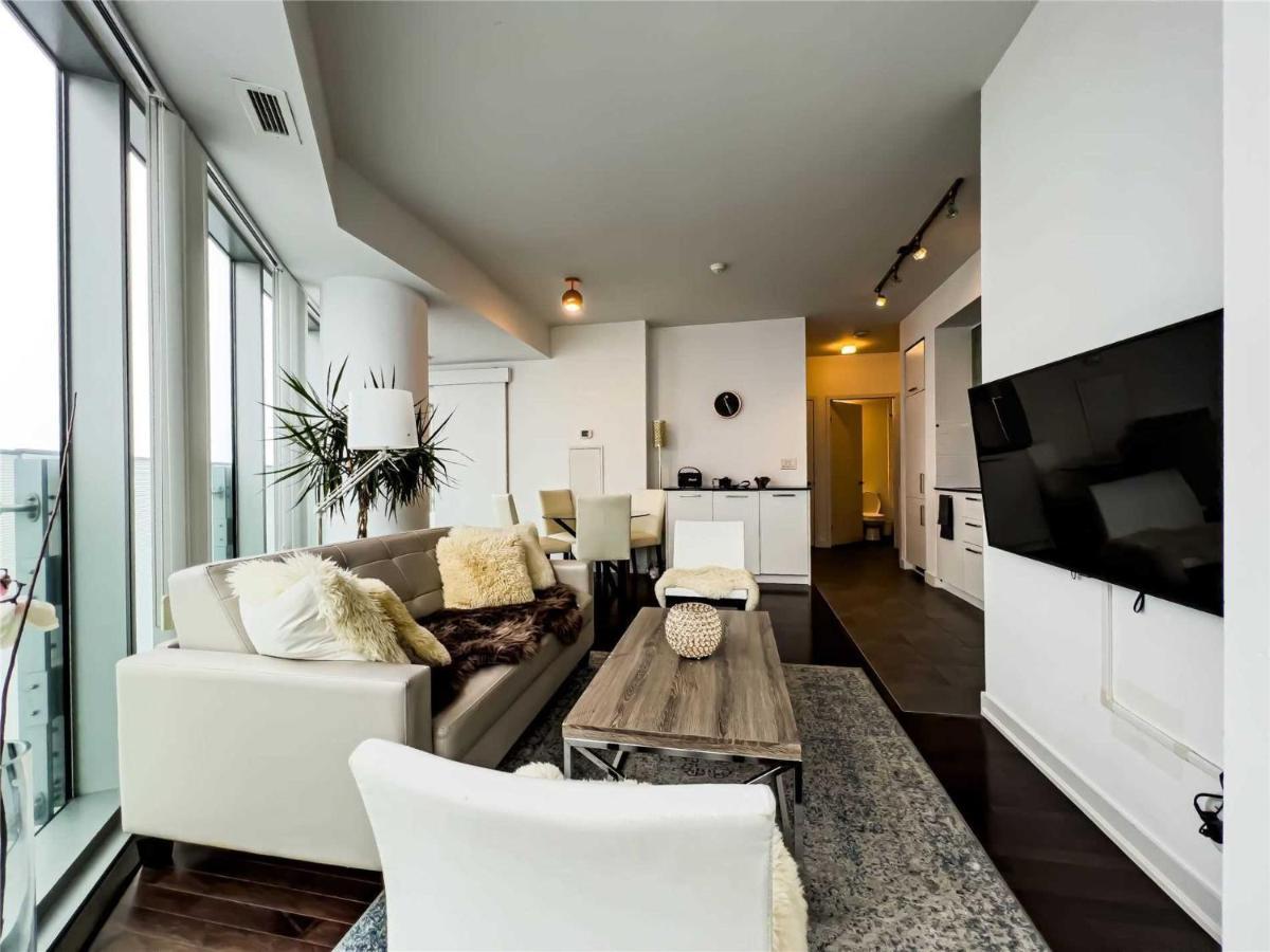 Luxury Condo In The Heart Of Toronto - Next To Scotiabank Arena Buitenkant foto
