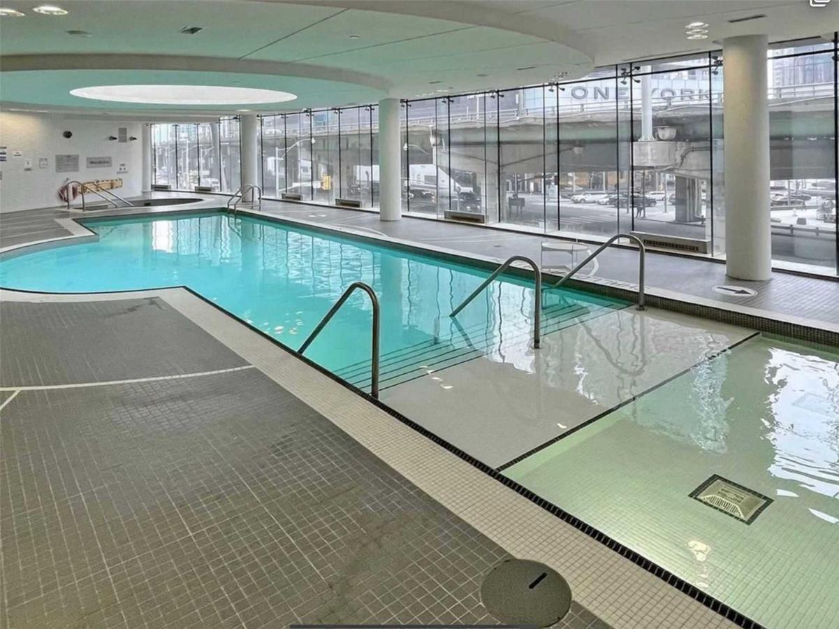 Luxury Condo In The Heart Of Toronto - Next To Scotiabank Arena Buitenkant foto